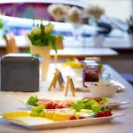 Cafe Kern Hotel *