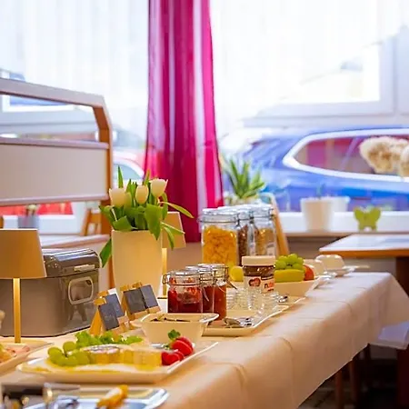 Cafe Kern Szálloda *