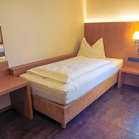 Cafe Kern Szálloda Großostheim