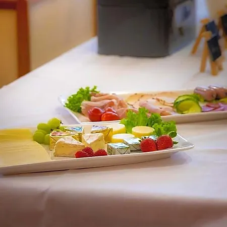 Szálloda Cafe Kern *