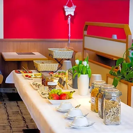 Cafe Kern Szálloda *