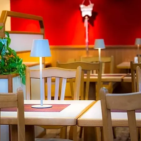 Cafe Kern Szálloda Großostheim